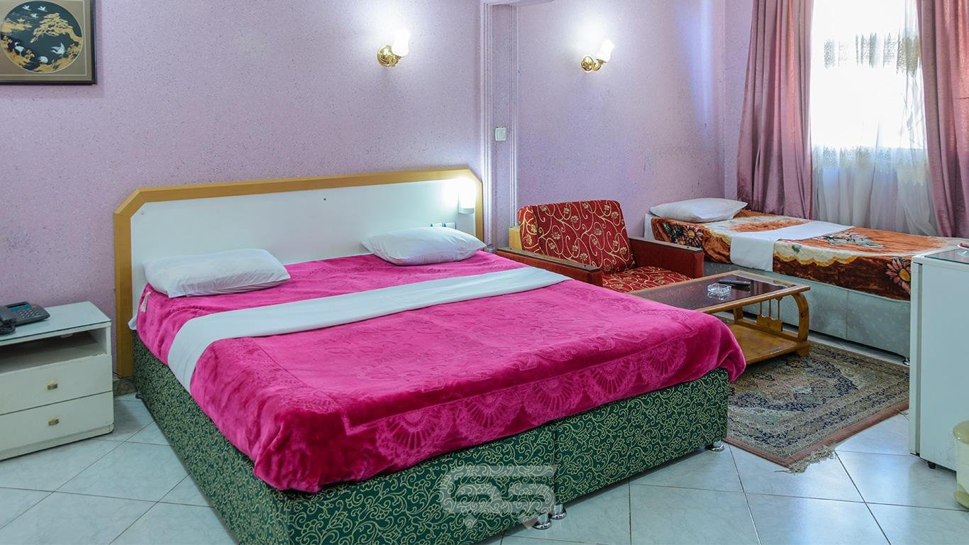 هتل ادریس مشهد اتاق سه تخته