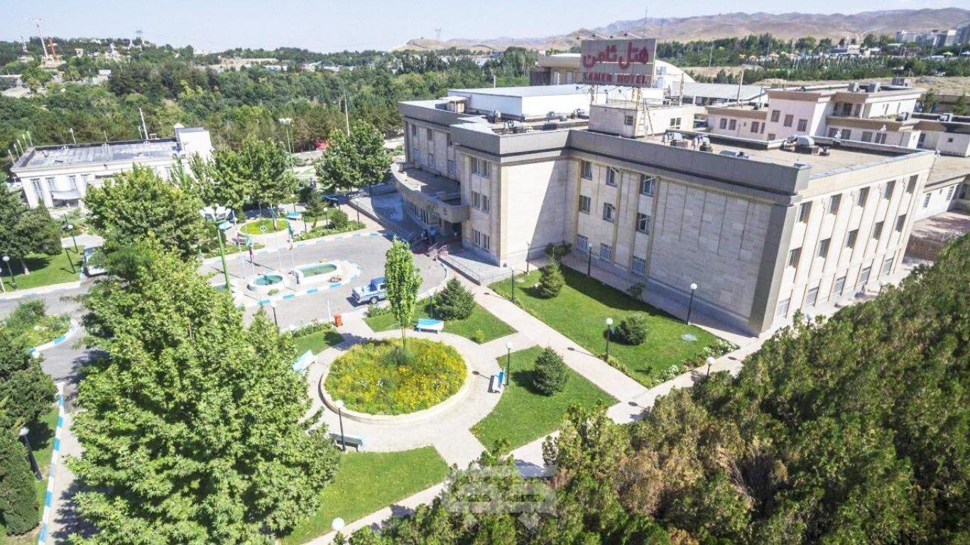 هتل ثامن 1 مشهد نمای بیرونی 3